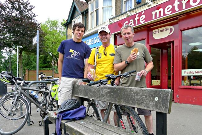 Planning the Reading ride - Jon Banks (Bartletts), Martin Gammie & Russell Ball enjoying a road-hog lunch!